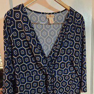 Destination Maternity size XL blue geometric print